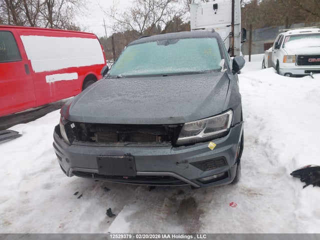 12529379 :رقم المزاد ، 3VV2B7AX4LM028748 vin ، 2020 Volkswagen Tiguan مزاد بيع