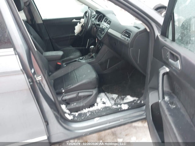 12529379 :رقم المزاد ، 3VV2B7AX4LM028748 vin ، 2020 Volkswagen Tiguan مزاد بيع