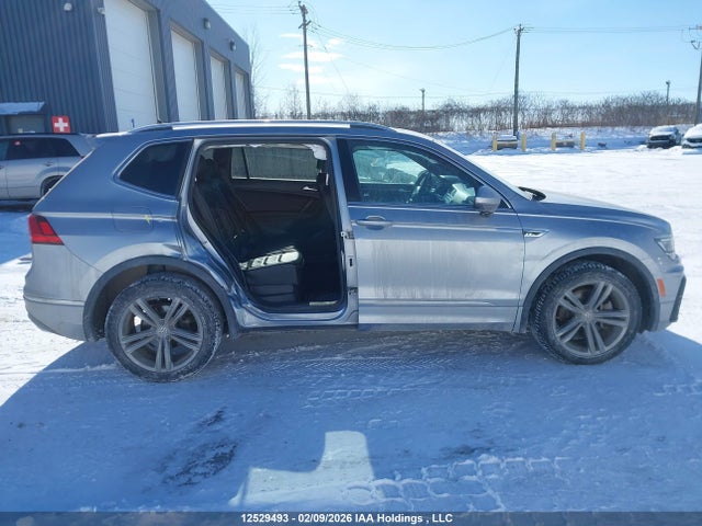 12529493 :رقم المزاد ، 3VV4B7AX3MM082780 vin ، 2021 Volkswagen Tiguan Sel Premium R-line مزاد بيع