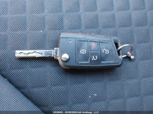 3VV0B7AXXJM058695 Volkswagen TIGUAN S