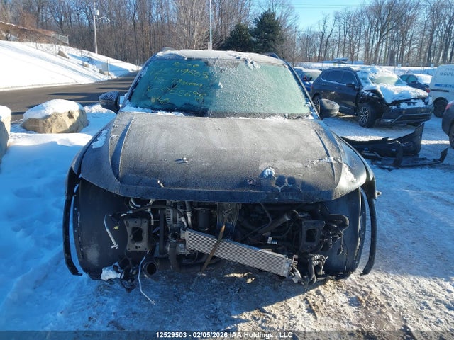 3VV0B7AXXJM058695 Volkswagen TIGUAN S