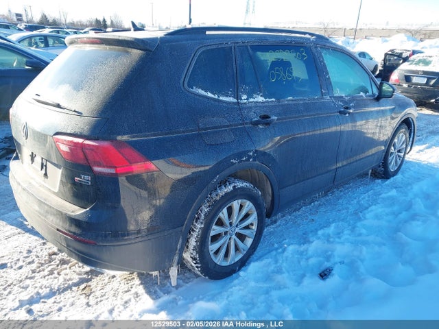 3VV0B7AXXJM058695 Volkswagen TIGUAN S