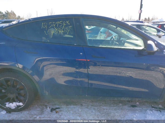 7SAYGDEE0NF484094 Tesla Model Y