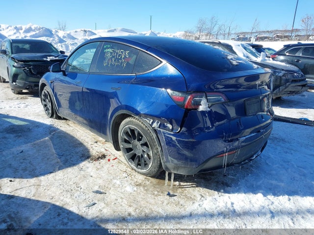 7SAYGDEE0NF484094 Tesla Model Y