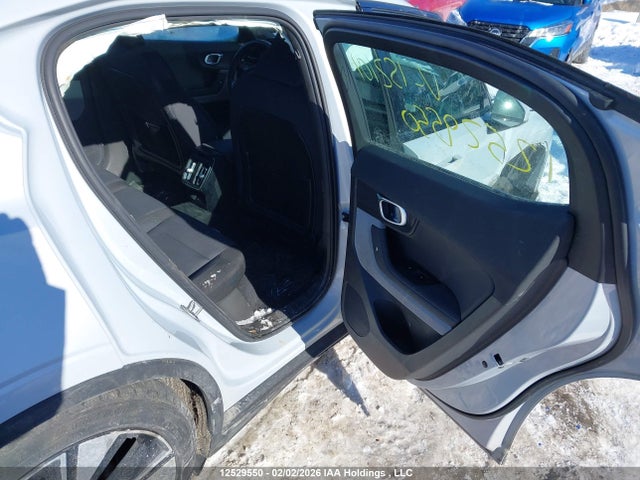 YSMEG3KAXPL152101 Polestar 2