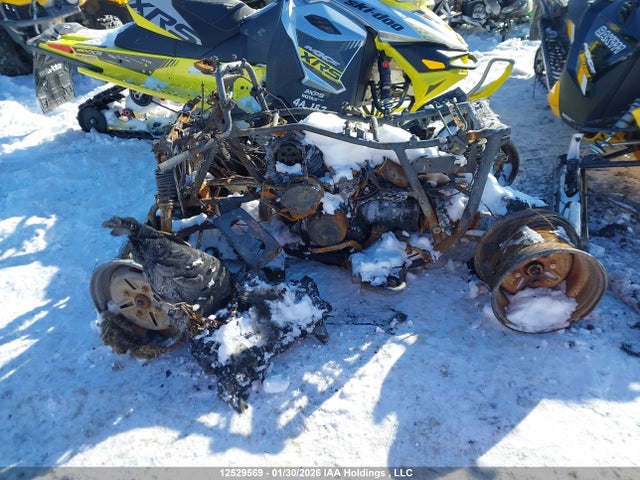 12529569 :رقم المزاد ، JY44UMW0XYA017512 vin ، 2000 Yamaha Yfm350 Fs مزاد بيع