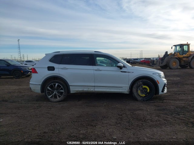 3VV4B7AX0NM135551 Volkswagen Tiguan Highline R-line