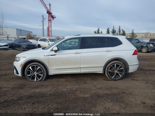 3VV4B7AX0NM135551 Volkswagen Tiguan Highline R-line