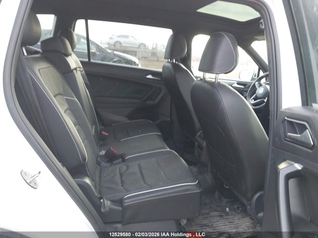 3VV4B7AX0NM135551 Volkswagen Tiguan Highline R-line