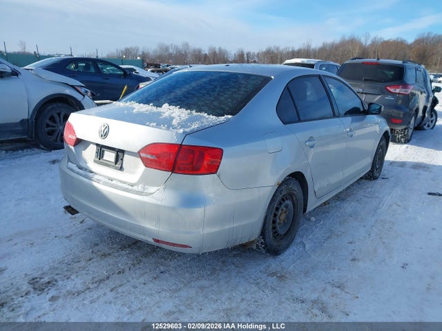 3VW2K7AJ1EM279043 Volkswagen Jetta 2.0l Trendline+