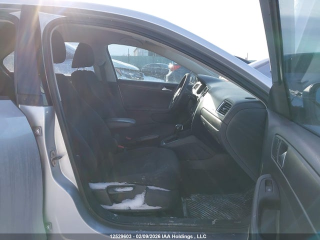 3VW2K7AJ1EM279043 Volkswagen Jetta 2.0l Trendline+