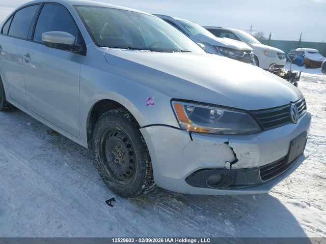 3VW2K7AJ1EM279043 Volkswagen Jetta 2.0l Trendline+