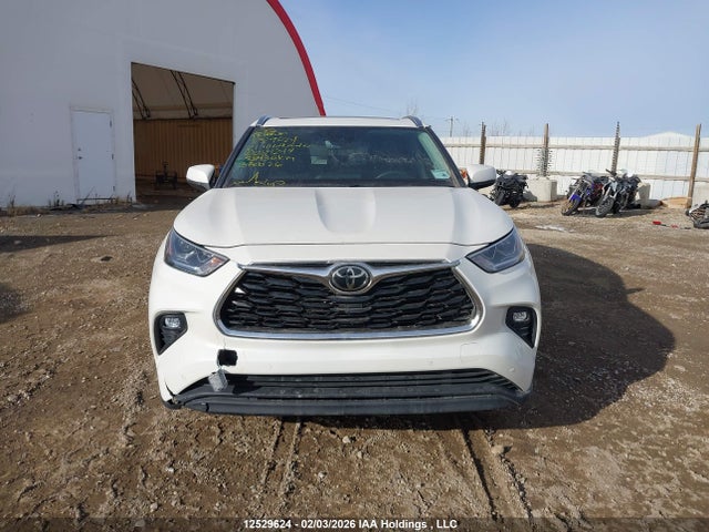 12529624 :رقم المزاد ، 5TDDZRBHXMS084247 vin ، 2021 Toyota Highlander Limited مزاد بيع