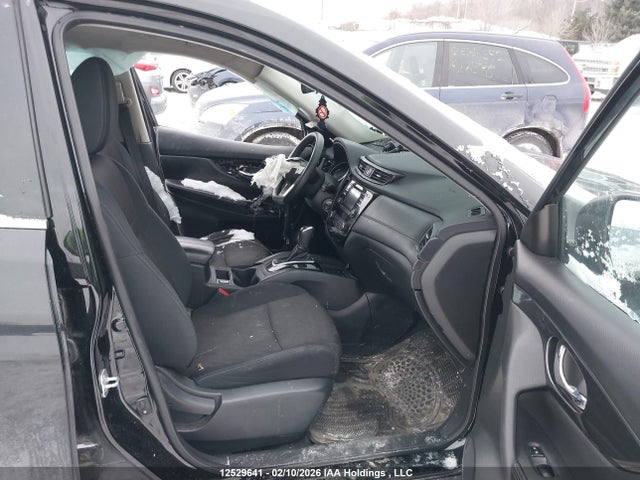 5N1AT2MV2HC821135 Nissan Rogue