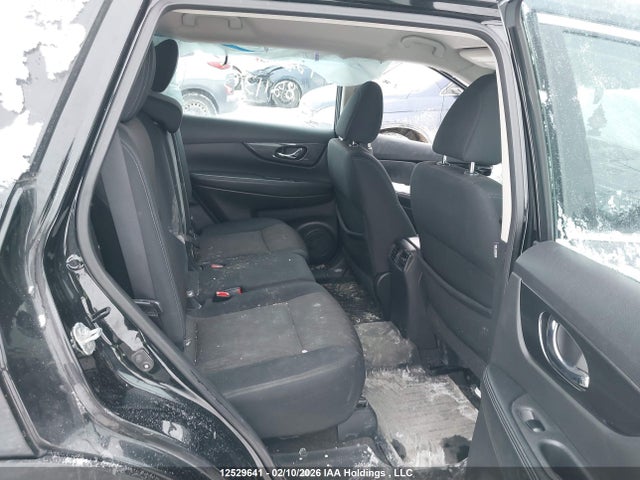 5N1AT2MV2HC821135 Nissan Rogue