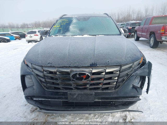KM8JCCA13NU011929 Hyundai Tucson Luxury