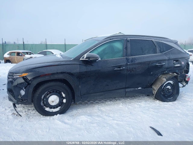 KM8JCCA13NU011929 Hyundai Tucson Luxury