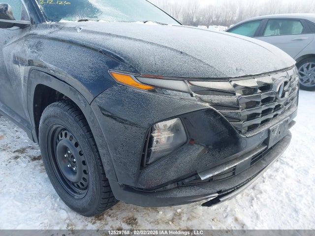 KM8JCCA13NU011929 Hyundai Tucson Luxury