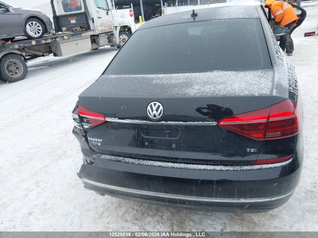 12529939 :رقم المزاد ، 1VWBT7A30HC009869 vin ، 2017 Volkswagen Passat 1.8 Tsi Comfortline مزاد بيع