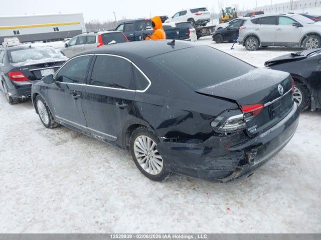12529939 :رقم المزاد ، 1VWBT7A30HC009869 vin ، 2017 Volkswagen Passat 1.8 Tsi Comfortline مزاد بيع