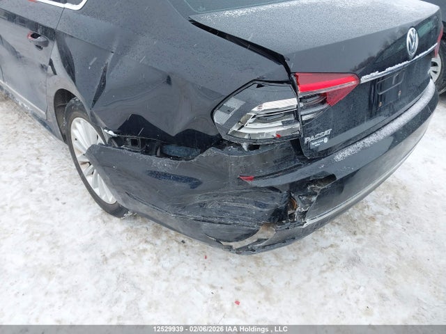 12529939 :رقم المزاد ، 1VWBT7A30HC009869 vin ، 2017 Volkswagen Passat 1.8 Tsi Comfortline مزاد بيع