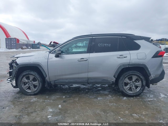 2023 Toyota Rav4 Hybrid Le მანქანა იყიდება აუქციონზე, vin: 2T3BWRFV4PW182581, აუქციონის ნომერი: 12529941