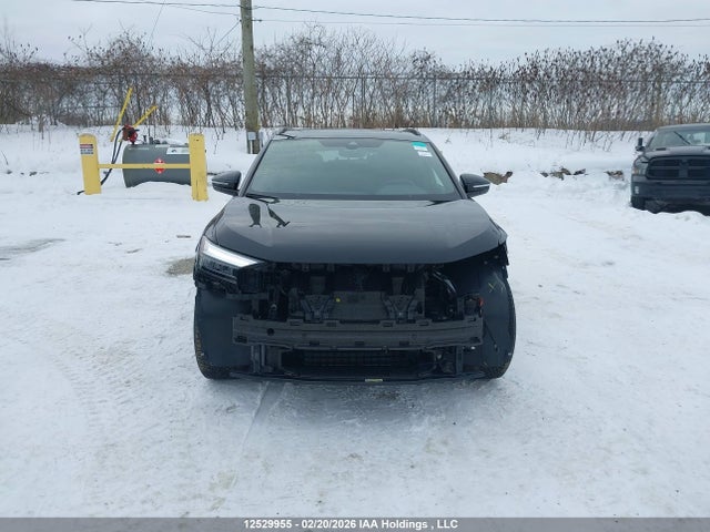 WA1KUAFZ7RP045959 Audi Q4 E-tron Premium