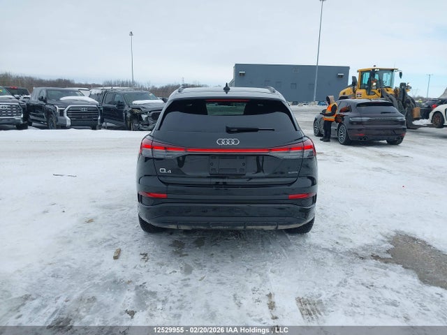 WA1KUAFZ7RP045959 Audi Q4 E-tron Premium