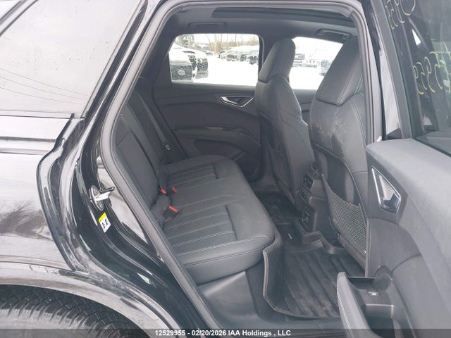 WA1KUAFZ7RP045959 Audi Q4 E-tron Premium