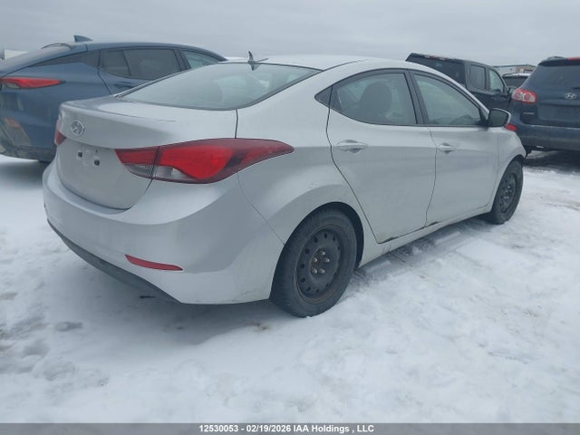 5NPDH4AE3FH560747 Hyundai Elantra Se/sport/limited