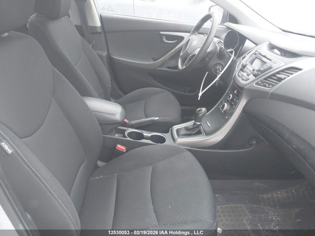 5NPDH4AE3FH560747 Hyundai Elantra Se/sport/limited
