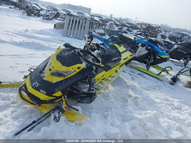 Skidoo Renegade 2021 2BPSULMN5MV000051 Image 2