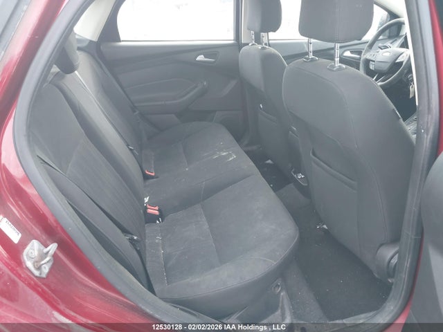 12530128 :رقم المزاد ، 1FADP3F24FL359470 vin ، 2015 Ford Focus Se مزاد بيع