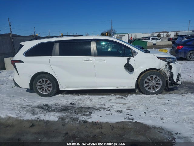 2022 Toyota Sienna მანქანა იყიდება აუქციონზე, vin: 5TDGRKEC3NS098223, აუქციონის ნომერი: 12530136