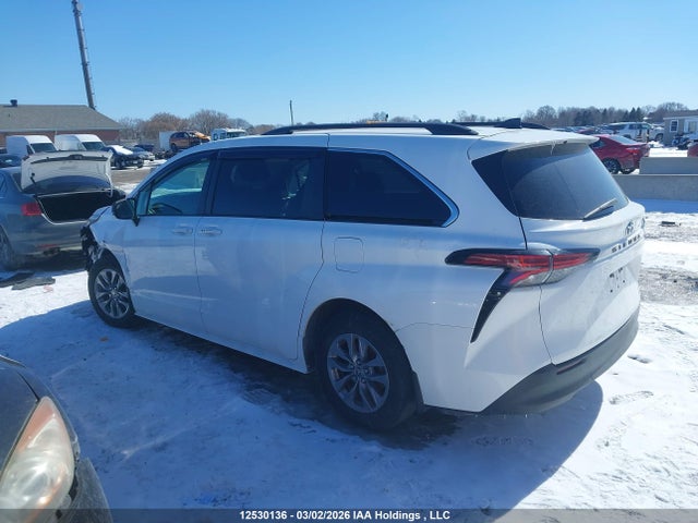 2022 Toyota Sienna მანქანა იყიდება აუქციონზე, vin: 5TDGRKEC3NS098223, აუქციონის ნომერი: 12530136