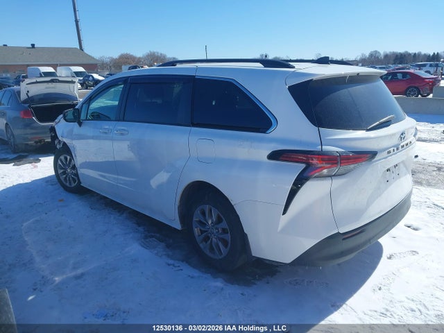 2022 Toyota Sienna მანქანა იყიდება აუქციონზე, vin: 5TDGRKEC3NS098223, აუქციონის ნომერი: 12530136