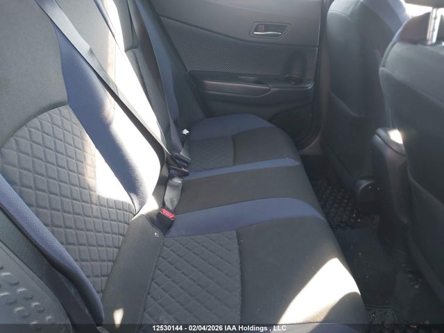 JTNKHMBX8M1102001 Toyota C-hr Xle Premium
