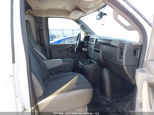 GMC Savana 2500 Work Van 2023 1GTW7AFP4P1152075 Image 5