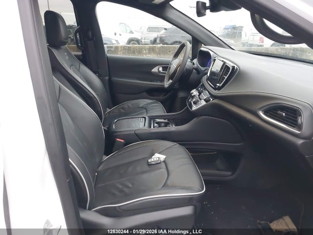 2C4RC1GGXSR601528 Chrysler Pacifica Limited
