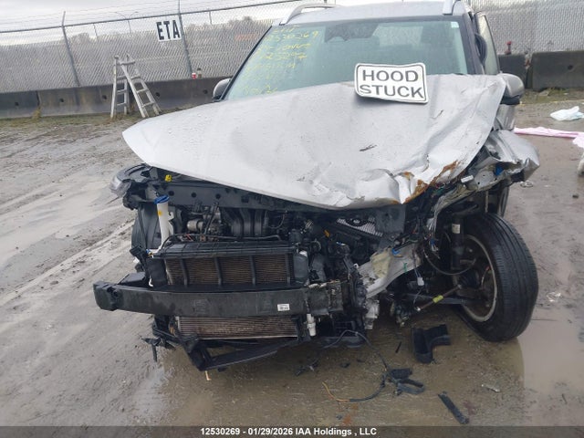 KMHRC8A37RU325297 Hyundai Venue Sel/limited