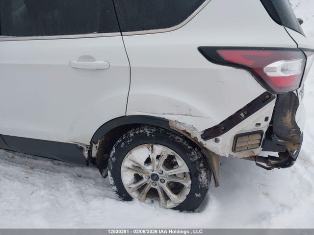 1FMCU0GD6HUA43767 Ford ESCAPE SE