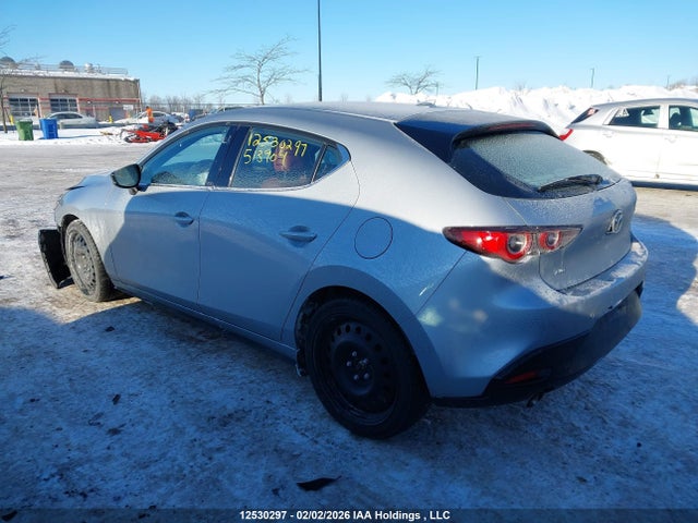 JM1BPBMY8N1513904 Mazda 3 Premium