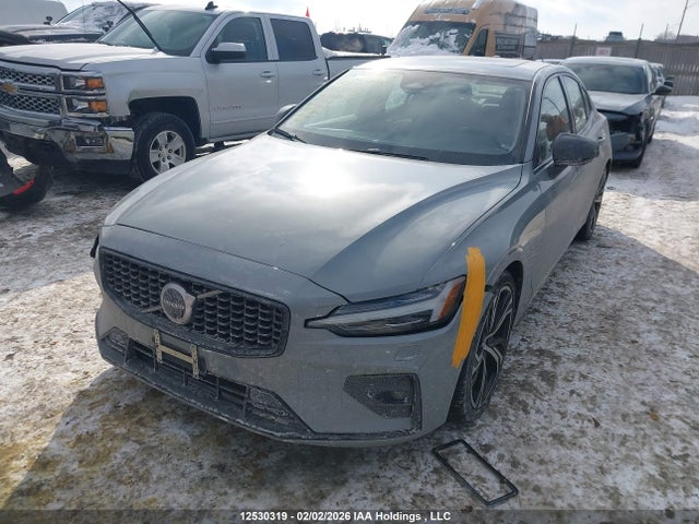 7JRL12TL8RG318028 Volvo S60 Plus