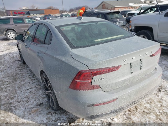 7JRL12TL8RG318028 Volvo S60 Plus
