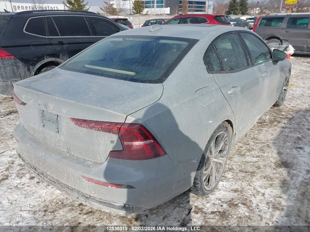 7JRL12TL8RG318028 Volvo S60 Plus