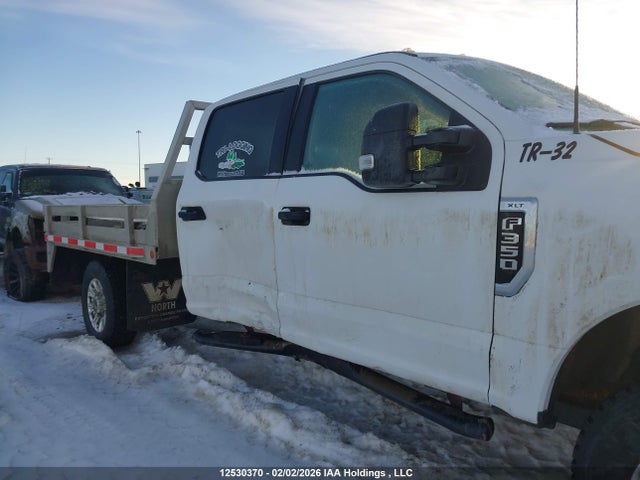 Ford F-350 Chassis Xlt 2022 1FD8W3F68NEC50140 Image 6