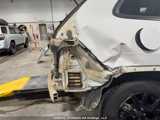 1C4PJLAB7HW630121 Jeep Cherokee Sport
