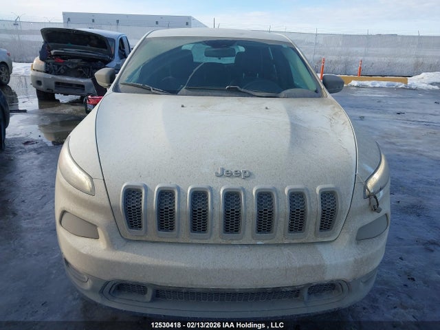 1C4PJLAB7HW630121 Jeep Cherokee Sport