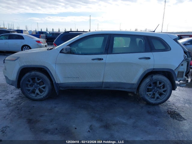 1C4PJLAB7HW630121 Jeep Cherokee Sport