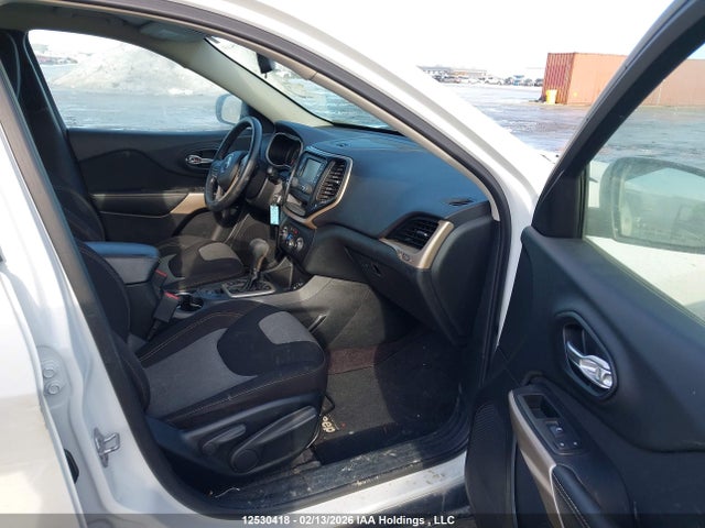 1C4PJLAB7HW630121 Jeep Cherokee Sport